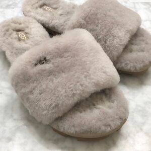 UGG Cozy Slide Shearling Sandal in Light Taupe